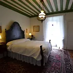 Bed & Breakfast Casa Paredes 3*