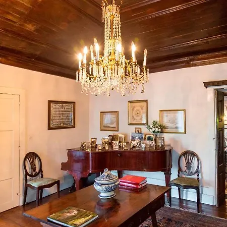 לינה וארוחת בוקר Casa Paredes