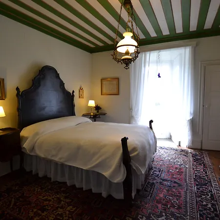 לינה וארוחת בוקר Casa Paredes 3*