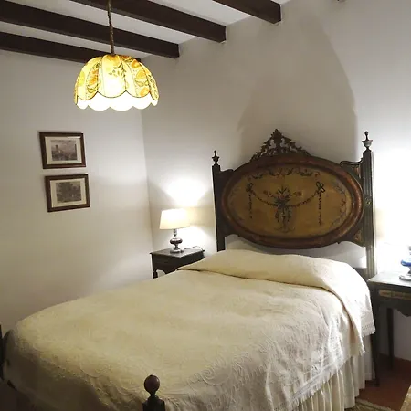 Casa Paredes פאפה