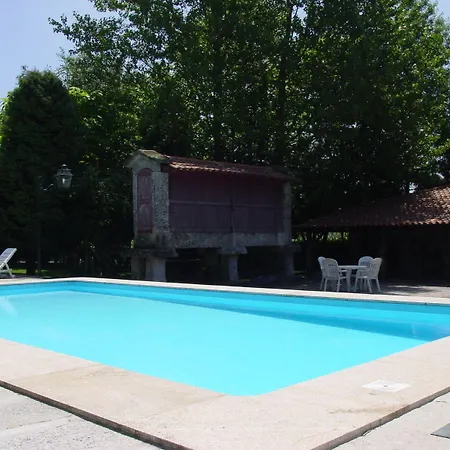 לינה וארוחת בוקר Casa Paredes