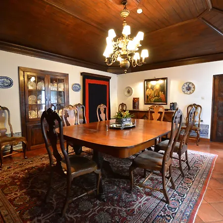 לינה וארוחת בוקר Casa Paredes 3*