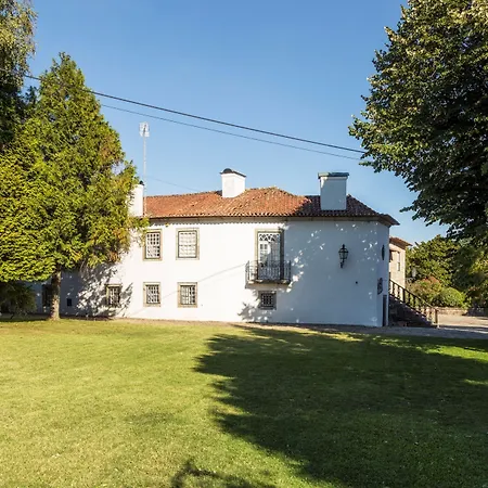 לינה וארוחת בוקר Casa Paredes 3*