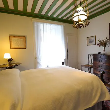 לינה וארוחת בוקר Casa Paredes