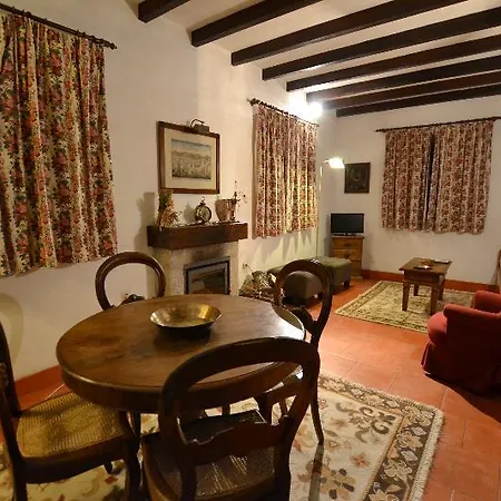 Casa Paredes פאפה